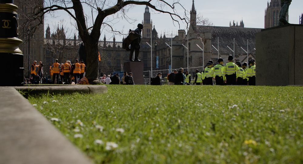 JSO hi-vis versus police hi-vis